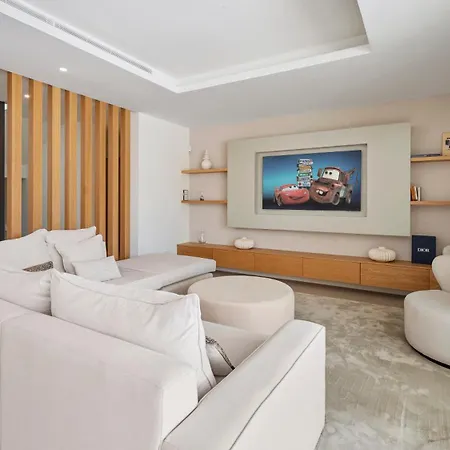 Vacation Marbella I Status, Private Pool, 5min To The Beach, Bbq, Rooftop Terrace, 5 Bdrs, Luxury 빌라 에스테포나