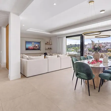 Vacation Marbella I Status, Private Pool, 5min To The Beach, Bbq, Rooftop Terrace, 5 Bdrs, Luxury 에스테포나