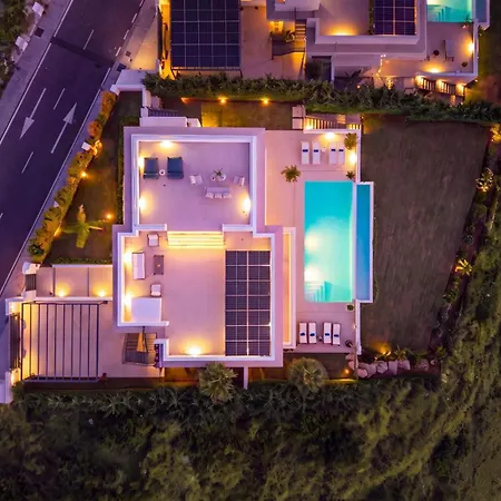 Vacation Marbella I Status, Private Pool, 5min To The Beach, Bbq, Rooftop Terrace, 5 Bdrs, Luxury 빌라 에스테포나