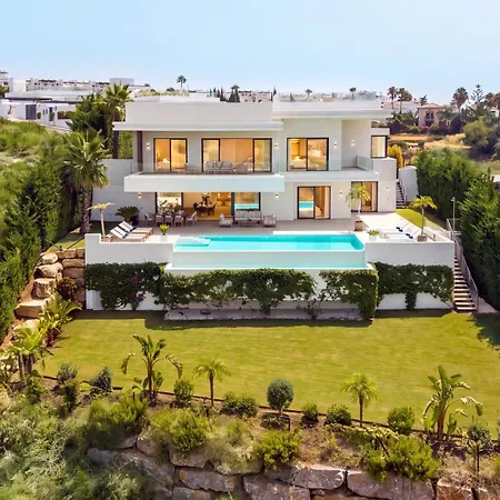 Vacation Marbella I Status, Private Pool, 5min To The Beach, Bbq, Rooftop Terrace, 5 Bdrs, Luxury *