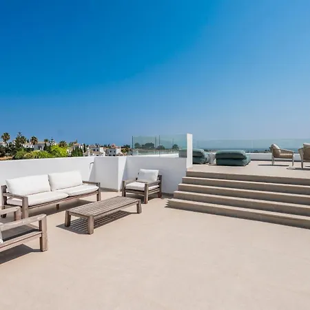 Vacation Marbella I Status, Private Pool, 5min To The Beach, Bbq, Rooftop Terrace, 5 Bdrs, Luxury Villa