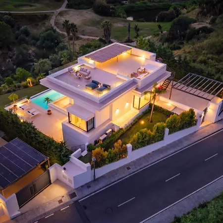 Vacation Marbella I Status, Private Pool, 5min To The Beach, Bbq, Rooftop Terrace, 5 Bdrs, Luxury *