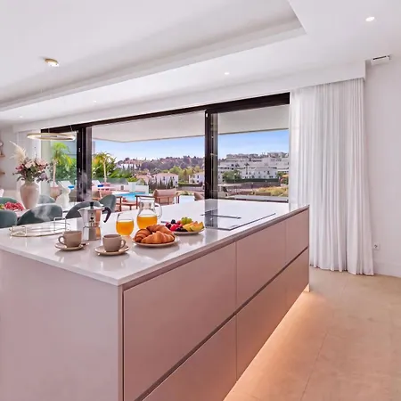Vacation Marbella I Status, Private Pool, 5min To The Beach, Bbq, Rooftop Terrace, 5 Bdrs, Luxury *